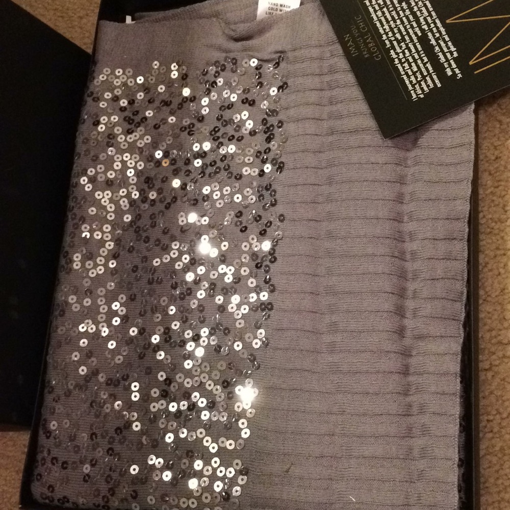 IMAN gray super soft scarf